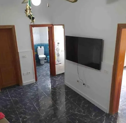 Claudia Puertito De Adeje - 2 Bedrooms, 70mq, On The * أذيخي